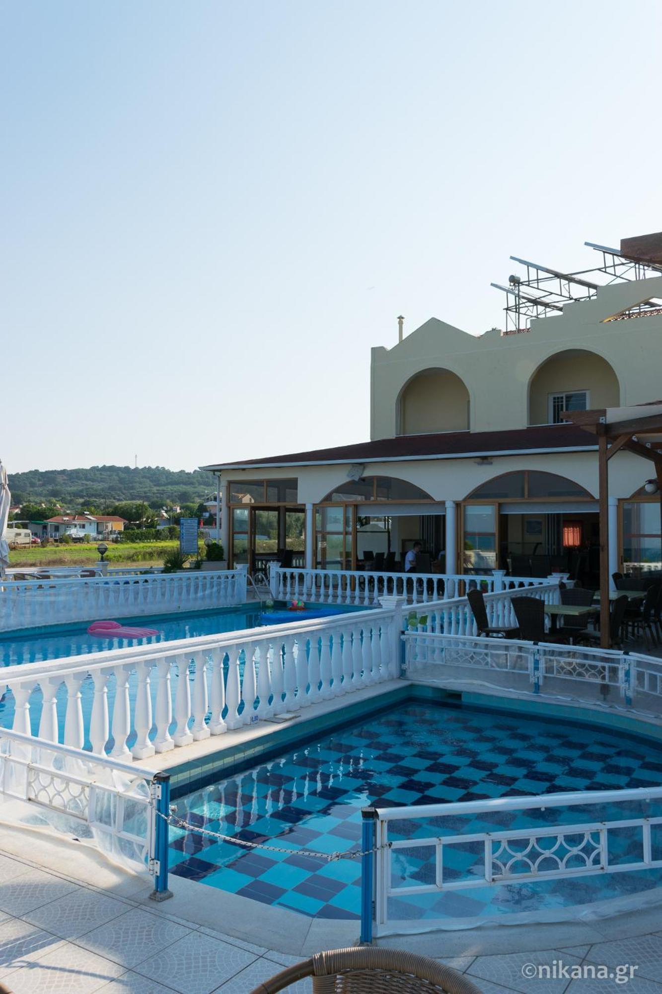 Katerina Hotel Канали Екстериор снимка